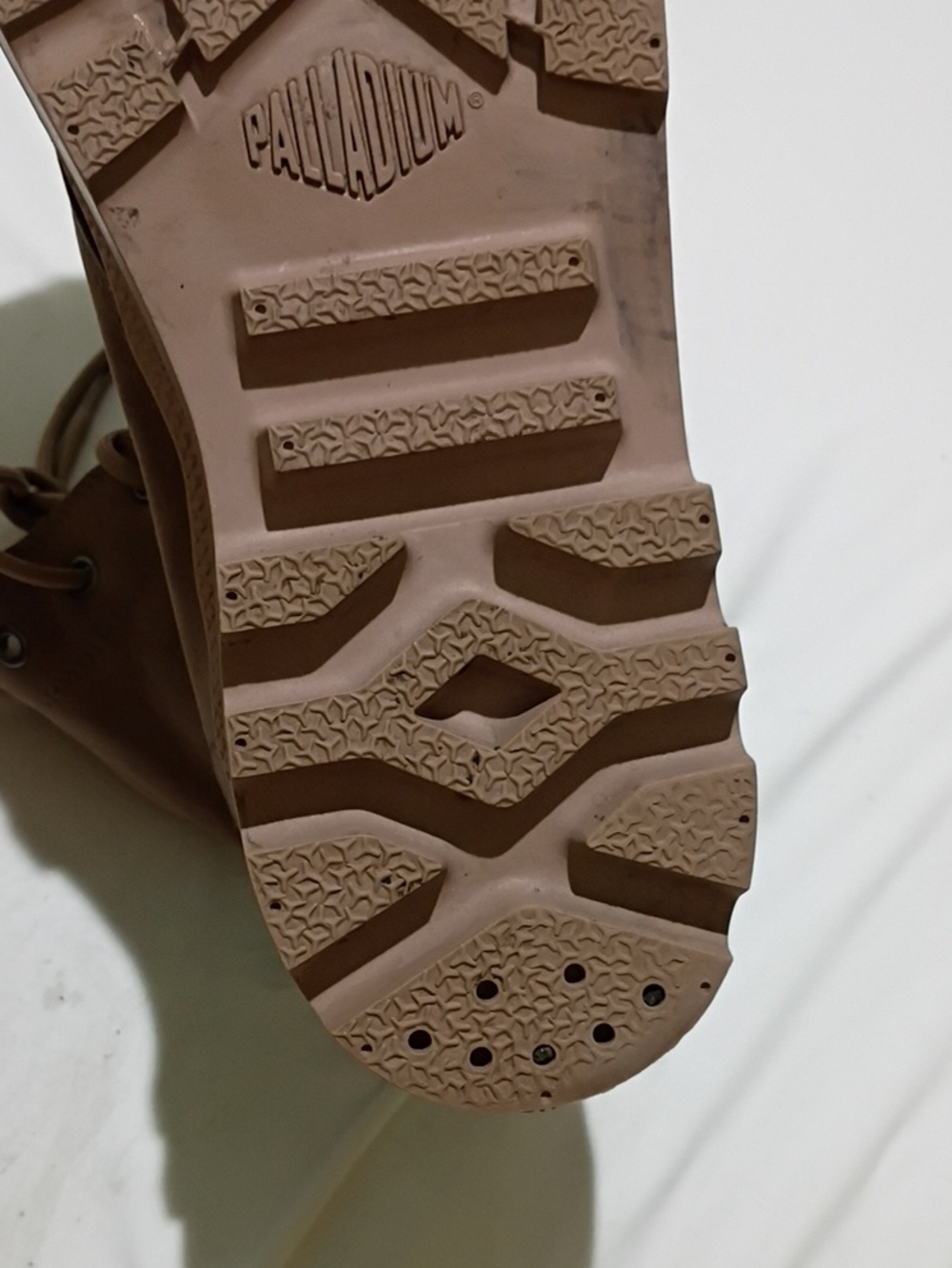NWT.Men's Brown Lace-Up High-Top Boots - Picture 10 of 11
